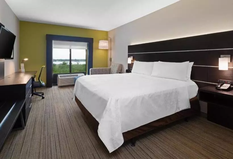 キングサイズベッドのスタンダードルーム, Holiday Inn Express Hotel & Suites Lake Placid, An Ihg