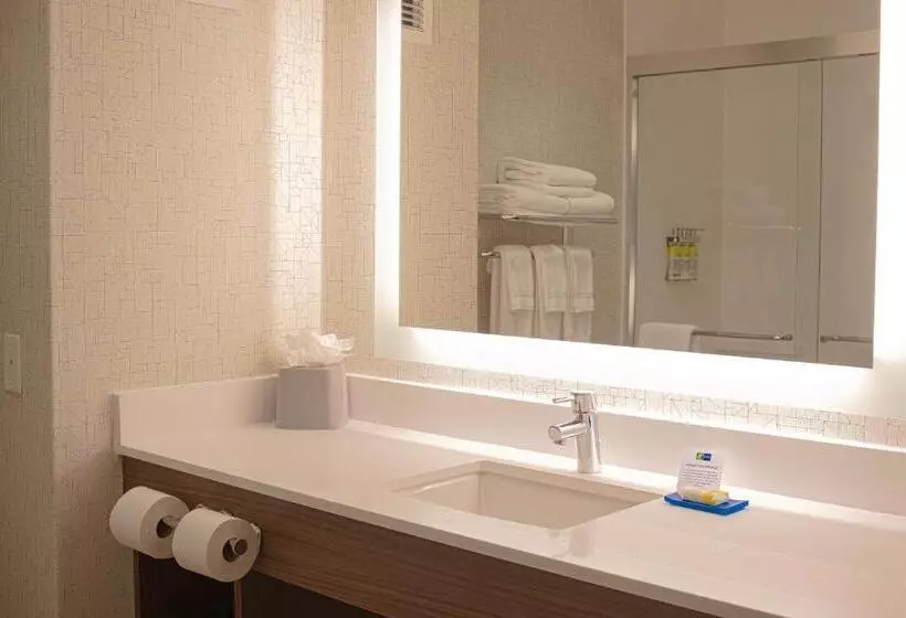 デラックススイート, Holiday Inn Express Hotel & Suites Livermore, An Ihg
