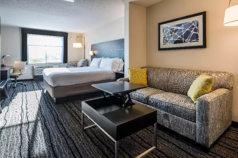 キングサイズベッドのスタンダードルーム, Holiday Inn Express Hotel & Suites Livermore, An Ihg
