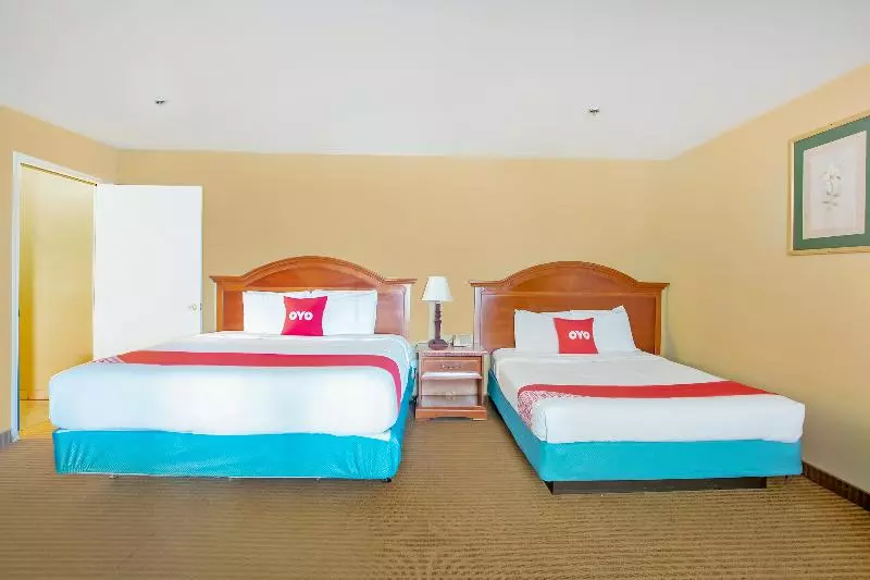 キングサイズベッドのスイートルーム, Holiday Inn Express Hotel & Suites Livermore, An Ihg