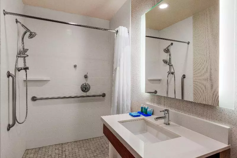 Standard-invahuone King-vuode, Holiday Inn Express Hotel & Suites Oroville Lake By Ihg