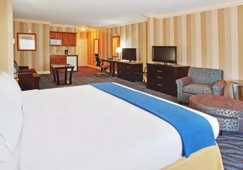 キングサイズベッドのスイートルーム, Holiday Inn Express Hotel & Suites Santa Cruz, An Ihg