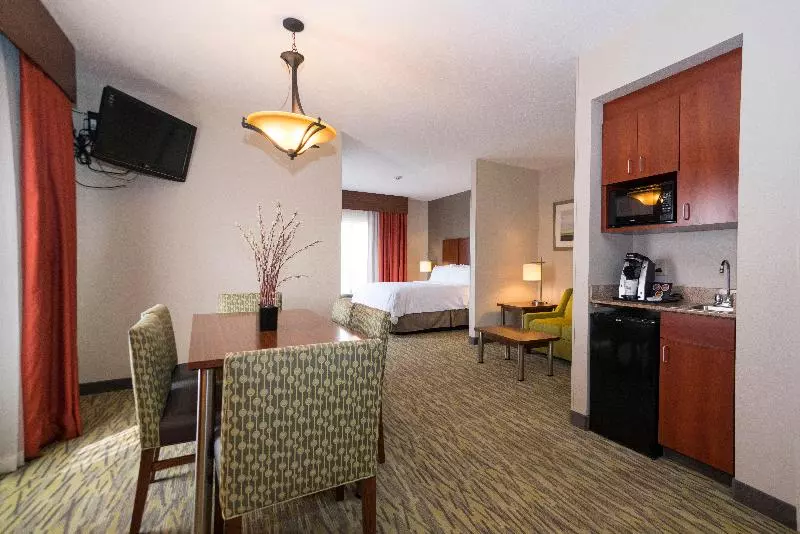 キングサイズベッドのスイートルーム, Holiday Inn Express & Suites Vicksburg By Ihg