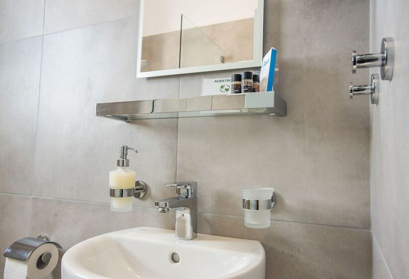 Номер Стандарт Двуспальная Кровать, Pnoi