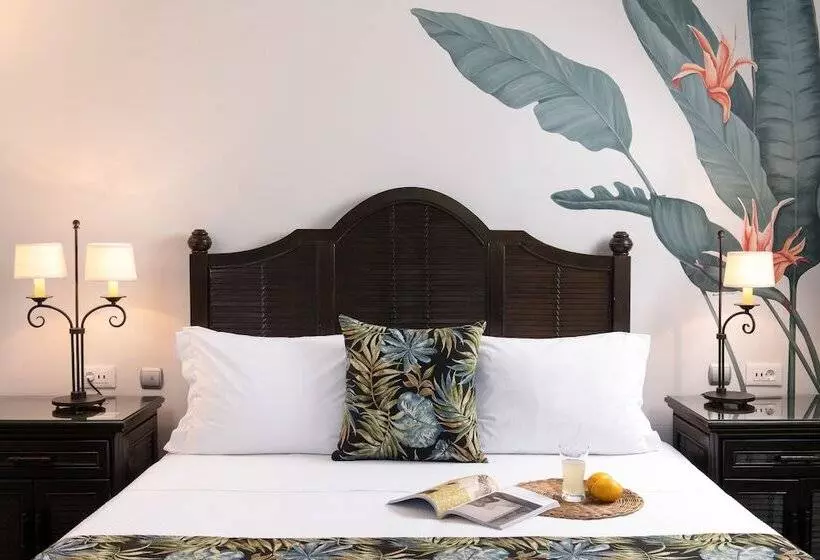 庭の見えるジュニアスイート, Porto Kea Suites By Sandglass