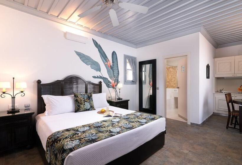 جناح جونيور مطل على الحديقة, Porto Kea Suites By Sandglass