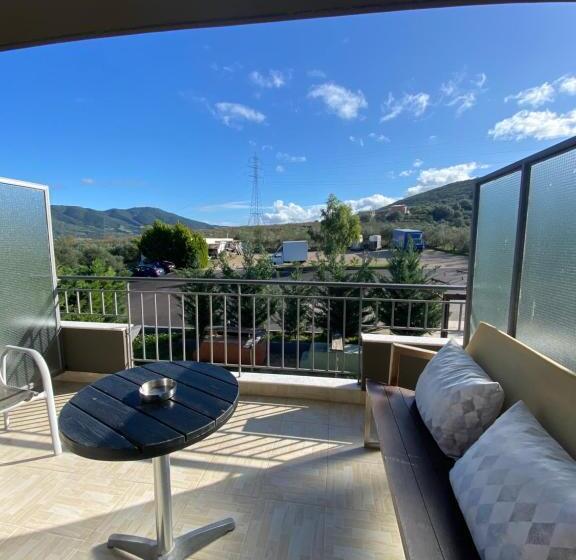 חדר דלוקס לארבעה, Sozos Inn Hotel Vonitsa