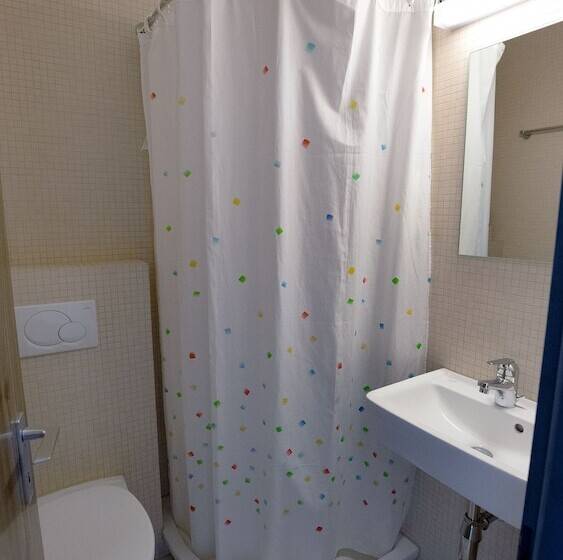 اتاق استاندارد یک نفره, Locarno Youth Hostel