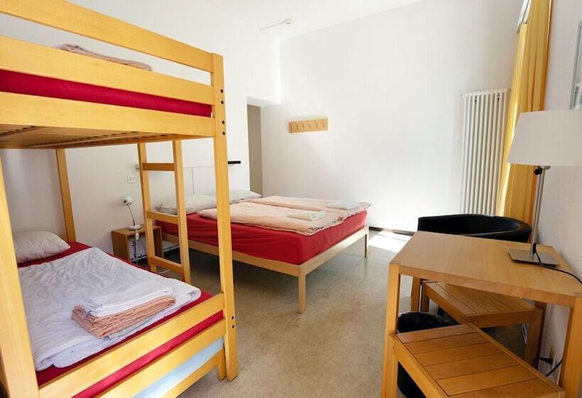 スタンダード４人部屋, Locarno Youth Hostel