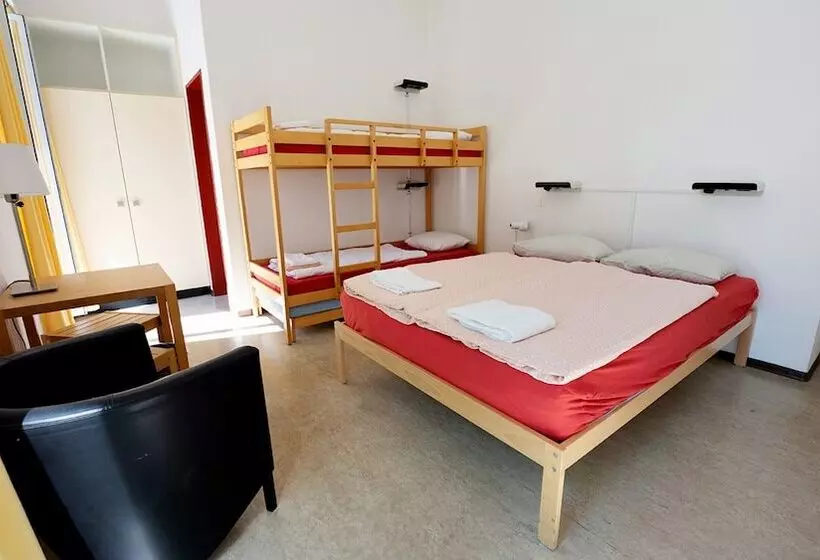 スタンダード４人部屋, Locarno Youth Hostel