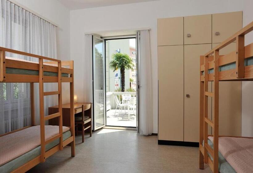 浴室共有スタンダード４人用ルーム, Locarno Youth Hostel