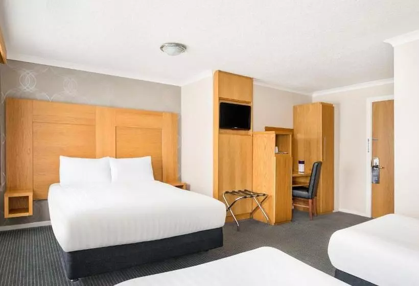 اتاق خانوادگی, Rooms Inn