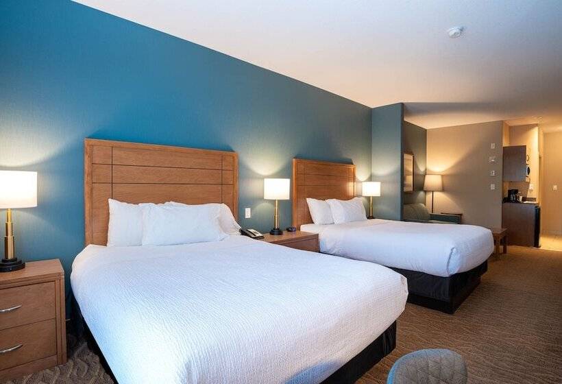 带特大床的标准间, Sandman Hotel And Suites Squamish