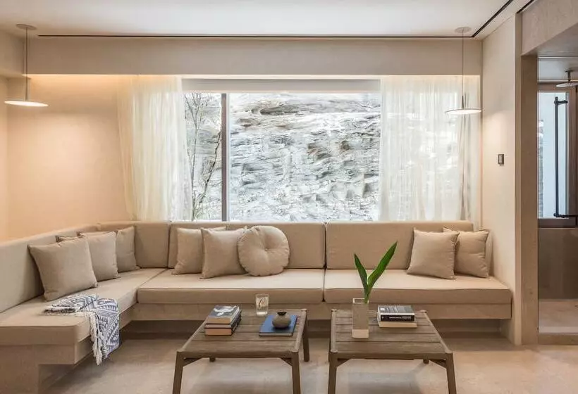 سوئیت اجرایی با مشاهده, Senia Onar Hotels Collection