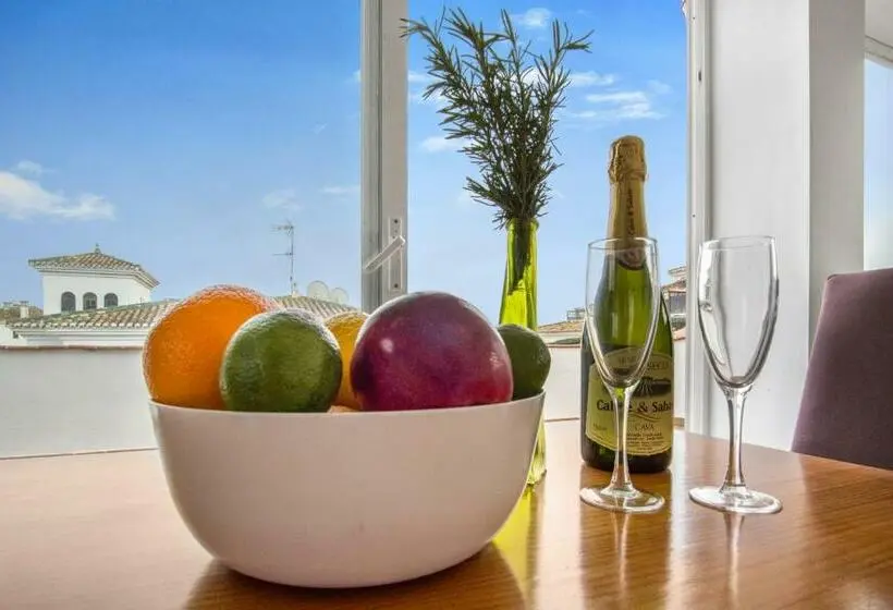 1 Bedroom Penthouse Apartment, Duquesa Harbour Club Apart