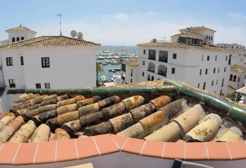 1 Bedroom Penthouse Apartment, Duquesa Harbour Club Apart