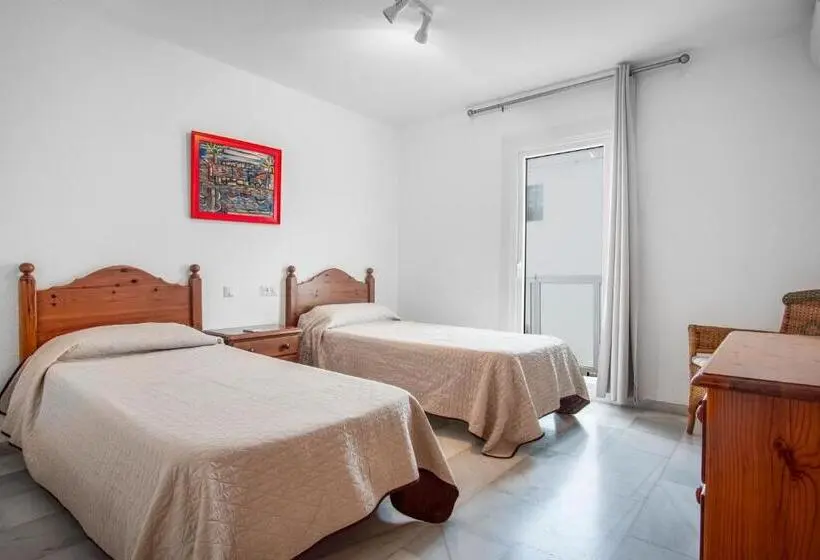 آپارتمان 1 خوابه با تراس, Duquesa Harbour Club Apart