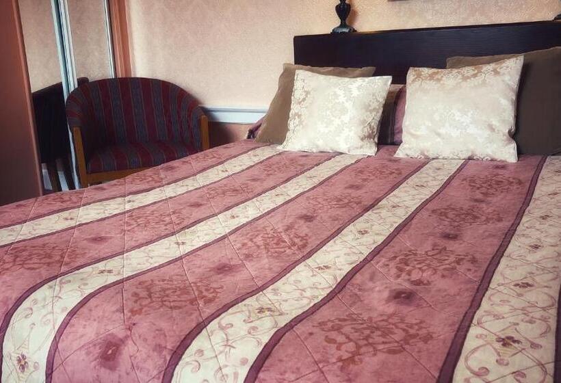 Номер Стандарт Трехместный, Averon Guest House