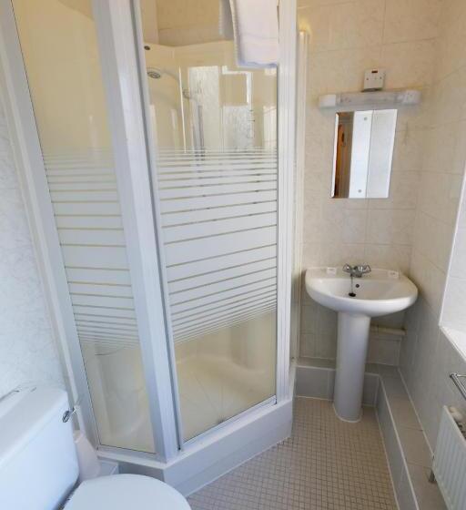 חדר סטנדרט לשלושה, Averon Guest House