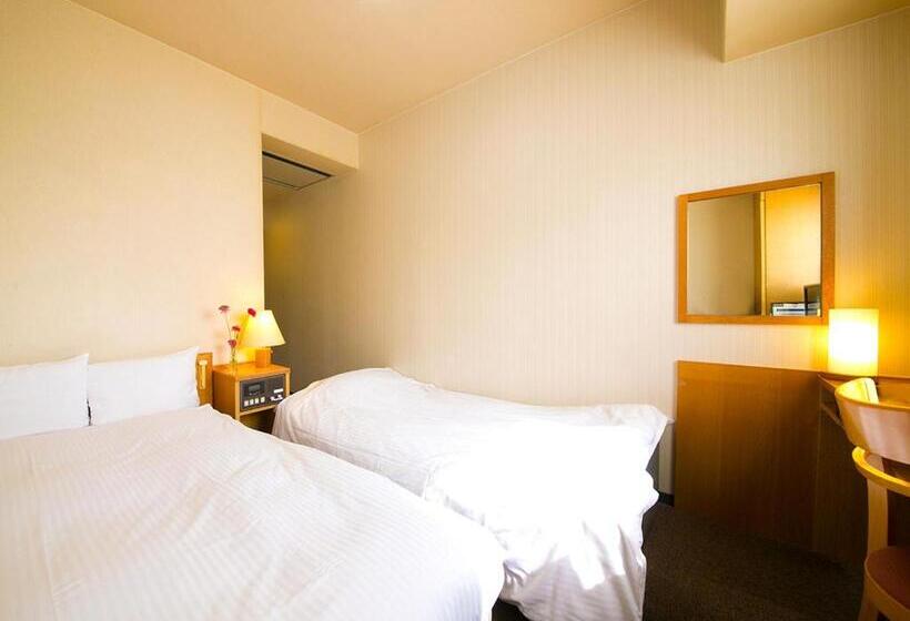 스탠다드 스튜디오, Heiwadai Hotel 5