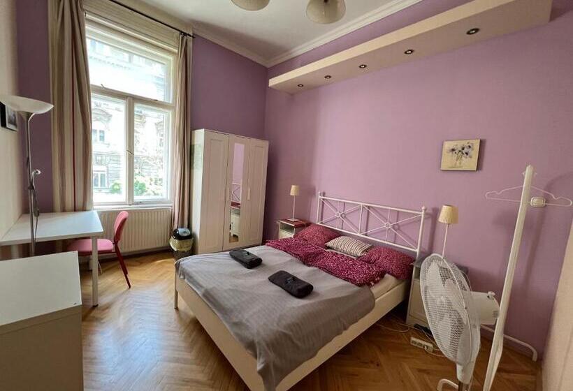 חדר סטנדרט חדר אמבטיה משותף, Jazzy Vibes Parliament Rooms And Ensuites