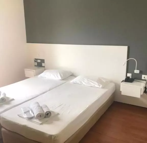 クイーンサイズベッドのスタンダードルーム, Annema Hotel And Restaurant