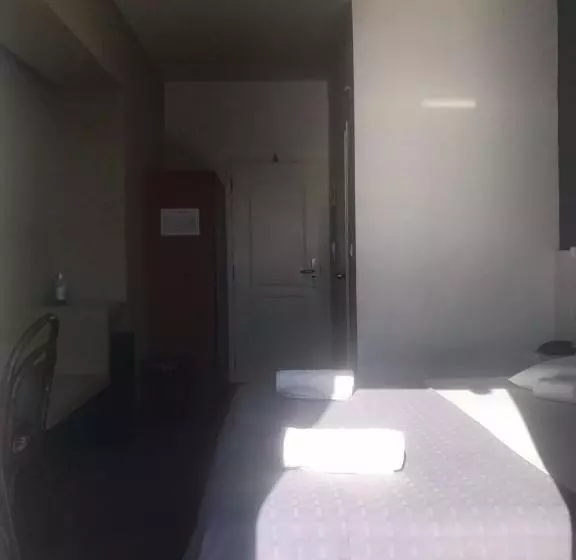 キングサイズベッドのスタンダードルーム, Annema Hotel And Restaurant
