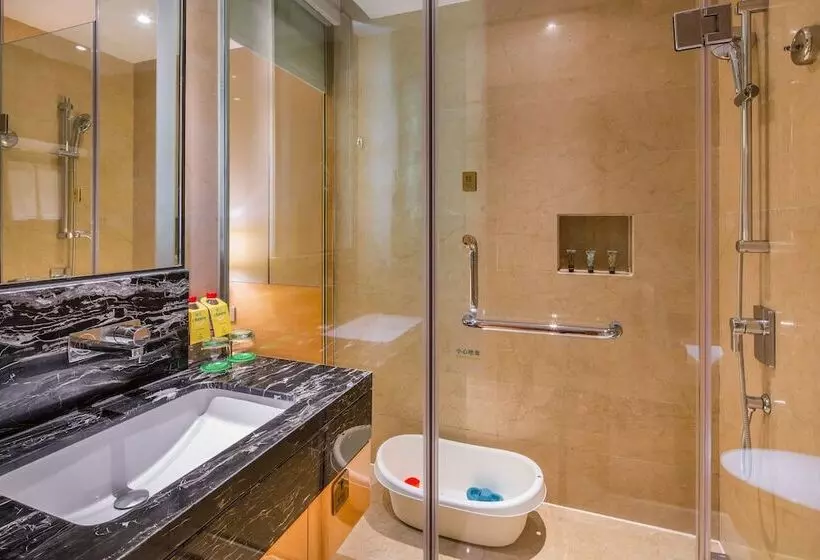 2ダブルベッドのスタンダードルーム, Holiday Inn Chengdu Oriental Plaza, An Ihg