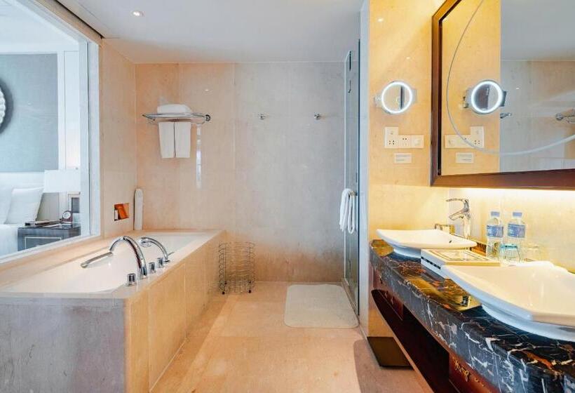 سوییت سوپریور, Pullman Haikou