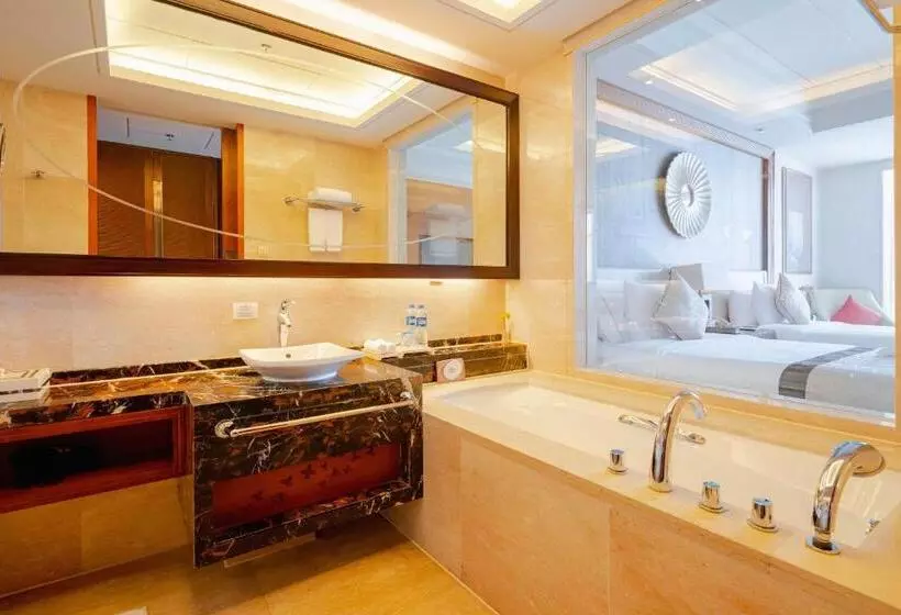 オーシャンビューデラックスルームバルコニー付き, Pullman Haikou