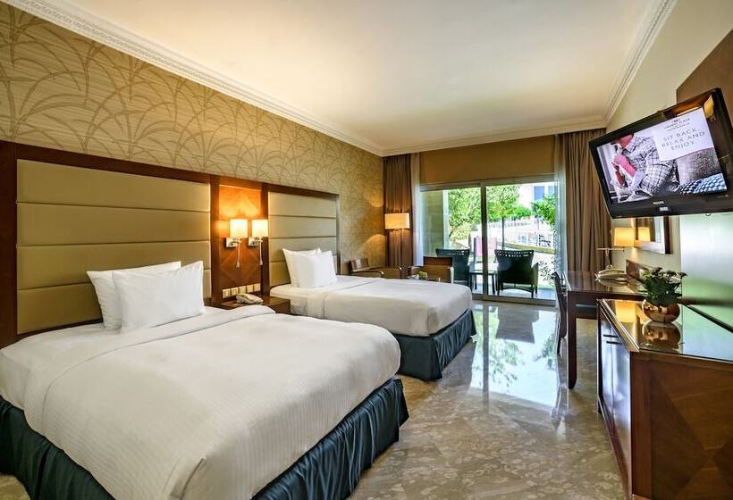 اتاق استاندارد با چشم‌انداز استخر, Crowne Plaza Jordan Dead Sea Resort & Spa, An Ihg