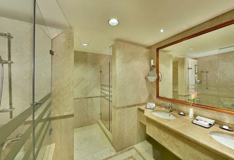 سوییت با چشم‌انداز دریا, Crowne Plaza Jordan Dead Sea Resort & Spa, An Ihg