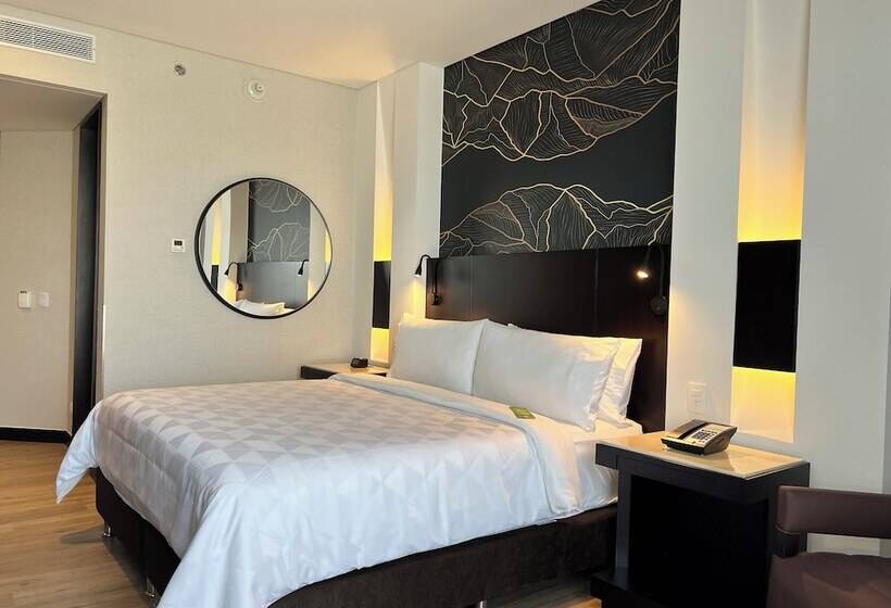 Номер Стандарт Двуспальная Кровать Вид на Город, Holiday Inn Bogota Airport, An Ihg
