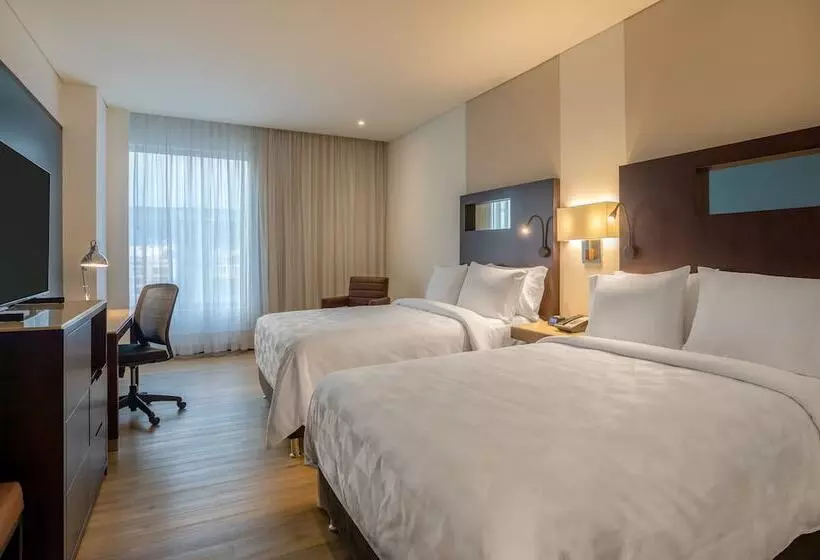 シティビューのダブルベッドスタンダードルーム, Holiday Inn Bogota Airport, An Ihg