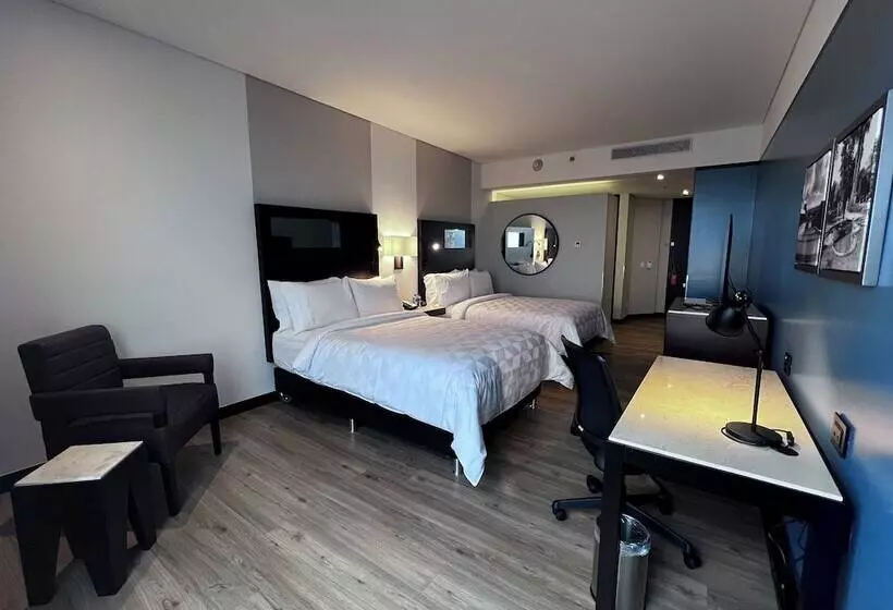 2ダブルベッドのスタンダードルーム, Holiday Inn Bogota Airport, An Ihg