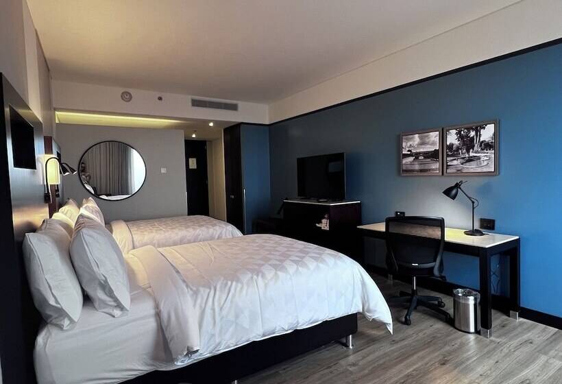 Номер Стандарт 2 Двуспальные Кровати, Holiday Inn Bogota Airport, An Ihg