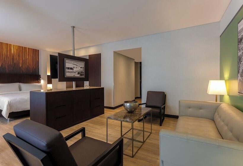 스위트, Holiday Inn Bogota Airport, An Ihg