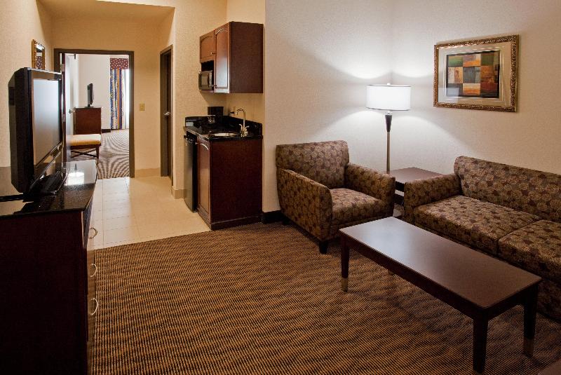 جناح, Holiday Inn Express Hotel & Suites Austin South   Buda