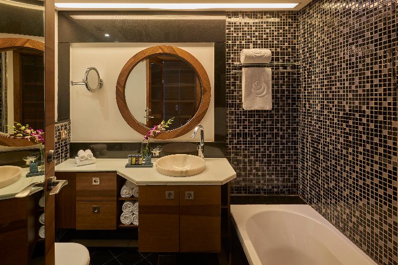 اتاق لوکس با چشم‌انداز دریا, Safir Fintas Hotel Kuwait