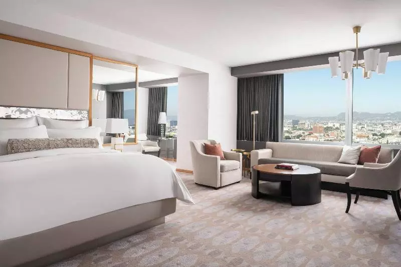 キングサイズベッドのジュニアスイート, The Ritz Carlton, Los Angeles L.a. Live