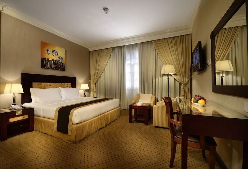 اتاق لوکس, Caesar