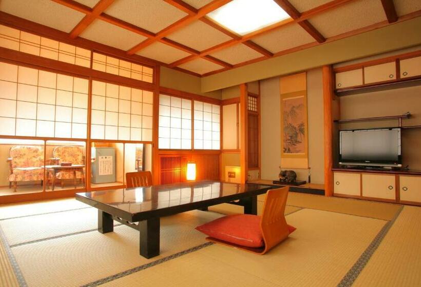 デラックスファミリールーム, Ryokan Seiryu