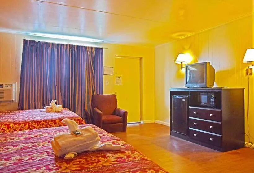 キングサイズベッドのスイートルーム, Skyview Manor Motel