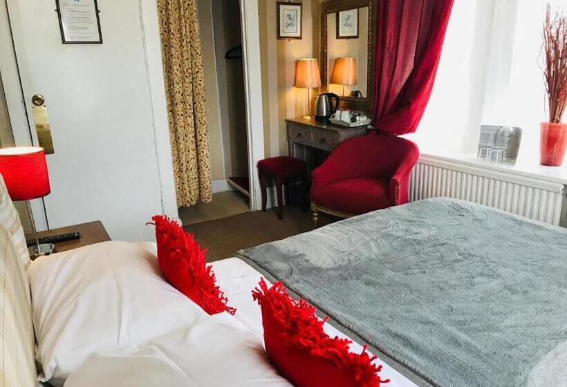 기본룸, The Hotel Commodore