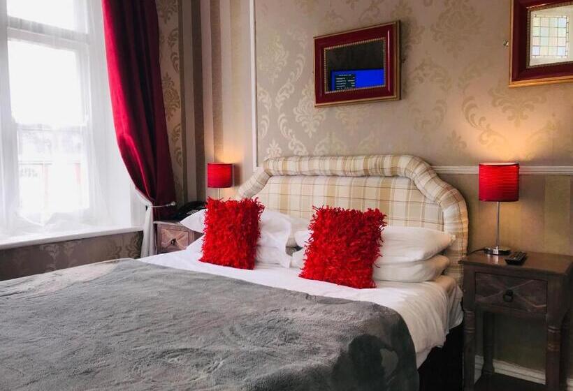 기본룸, The Hotel Commodore