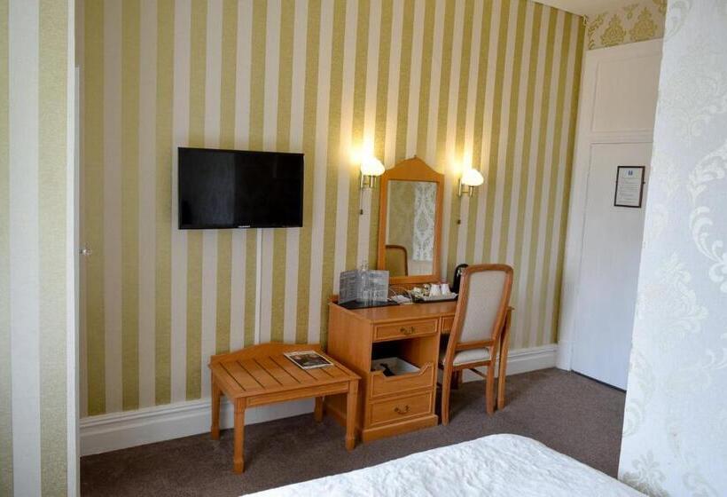 기본룸, The Hotel Commodore