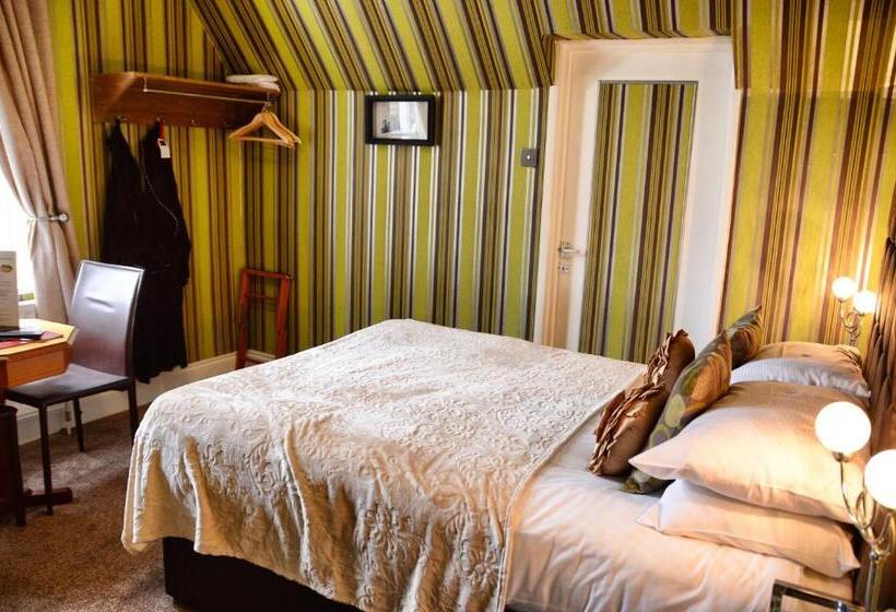 기본룸, The Hotel Commodore