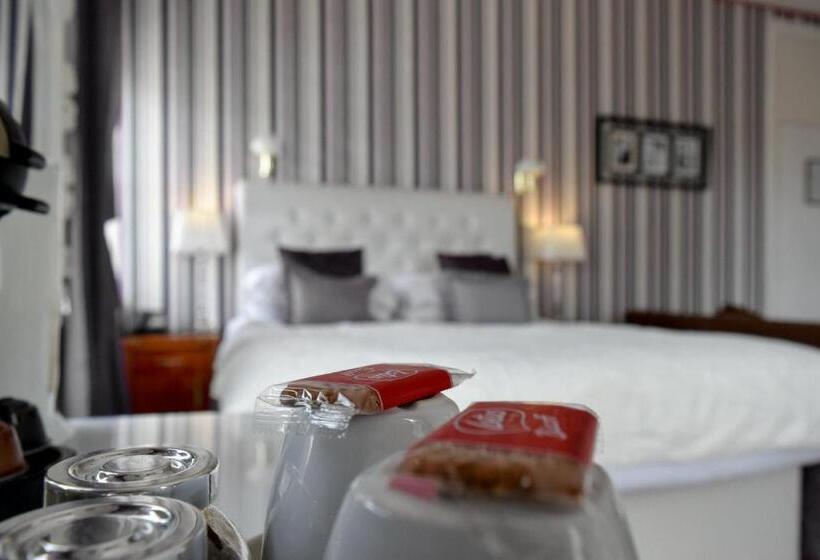 수피리어 룸, The Hotel Commodore