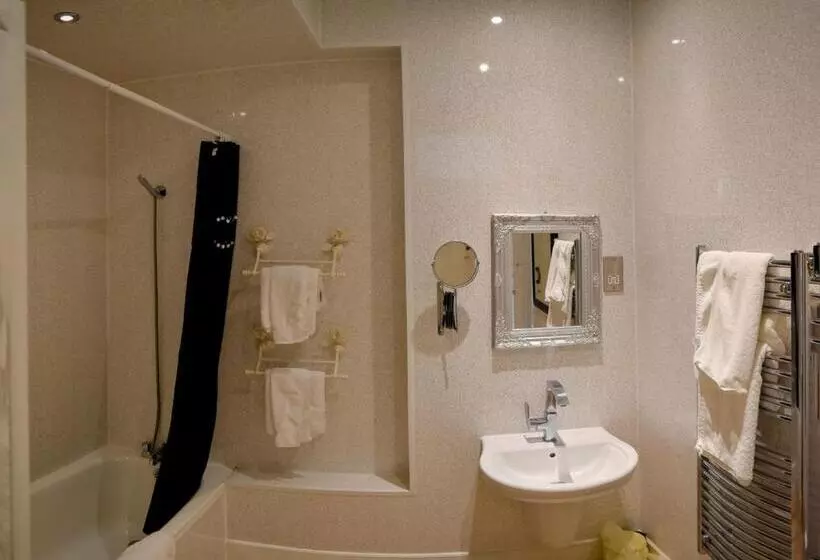スイート, The Hotel Commodore