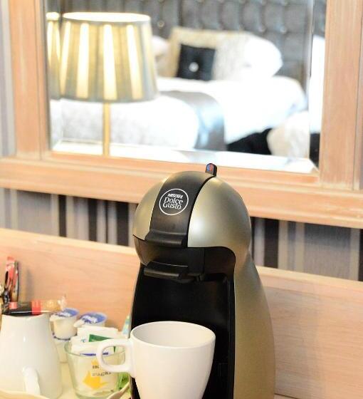 스위트, The Hotel Commodore